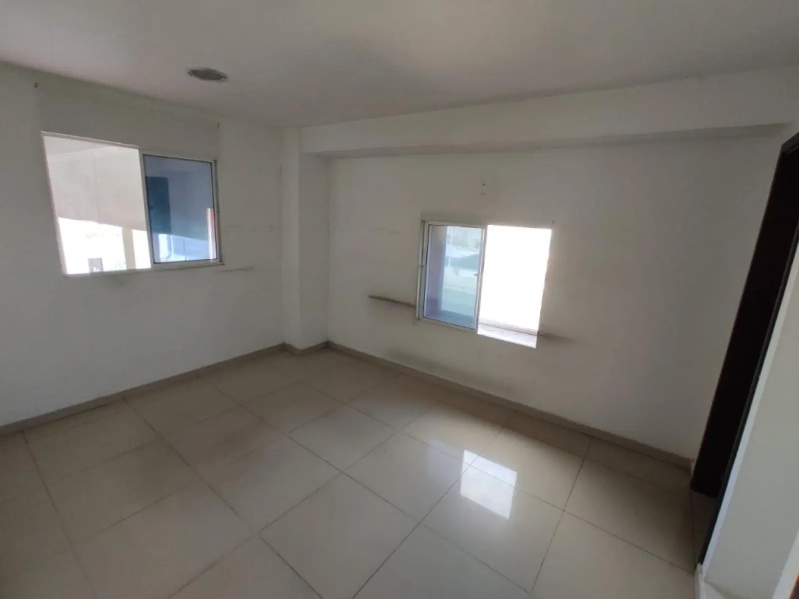 Galpón Comercial / Taller Ideal para pequeñas empresas de servicios o talleres. - Foto 3