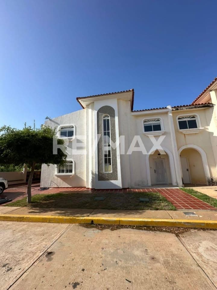 Casa townhouse en alquiler, villa zona norte, amoblado - Foto 5