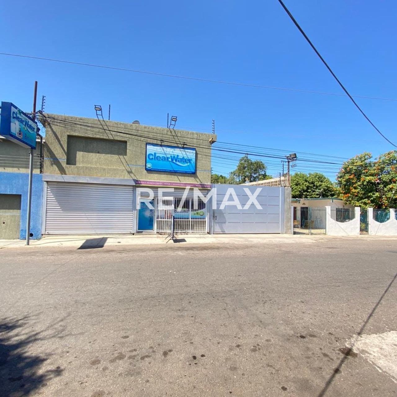 SE VENDE GALPÓN ABIERTO CON LOCALES COMERCIALES Y OFICINAS ZONA OESTE DE MARACAIBO