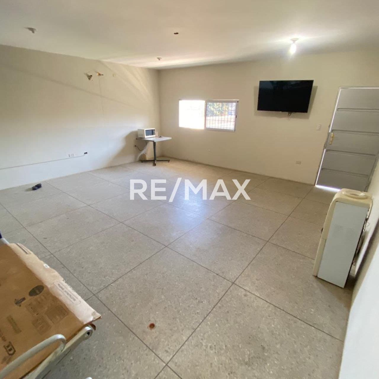 SE VENDE GALPÓN ABIERTO CON LOCALES COMERCIALES Y OFICINAS ZONA OESTE DE MARACAIBO - Foto 5